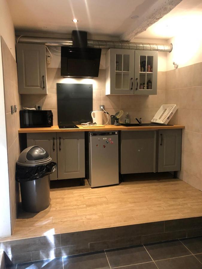 Studio Centre Ville Proche Gare Avec Cour Privee Carcassonne Ngoại thất bức ảnh